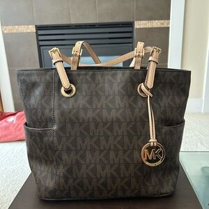 Michael kors logo tote bag
